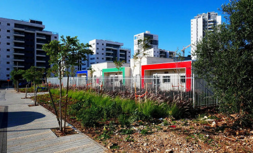 האם בניה טרומית נחשבת לידידותית וירוקה יותר?